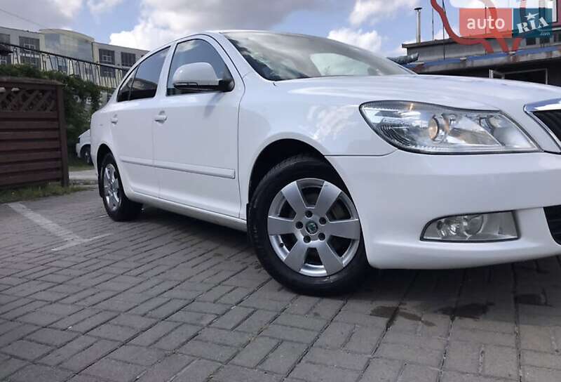 Ліфтбек Skoda Octavia 2010 в Кропивницькому