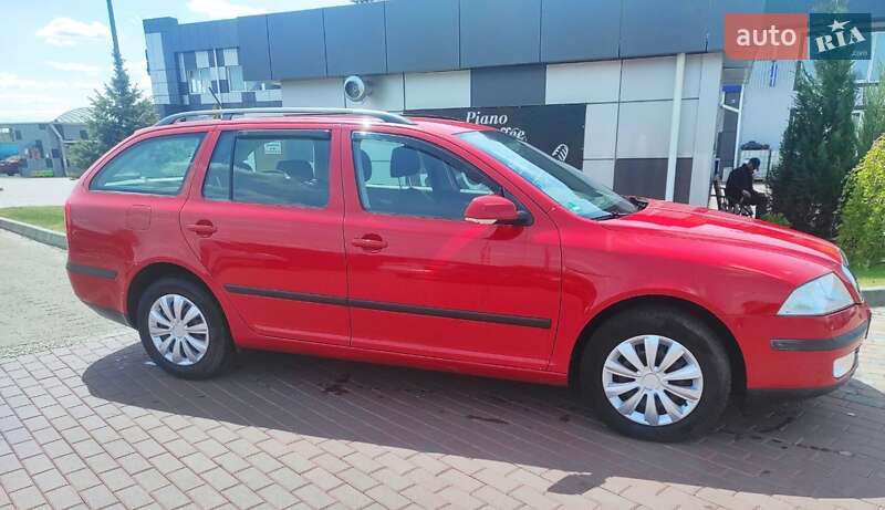Универсал Skoda Octavia 2006 в Сарнах