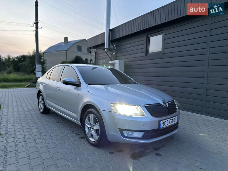 Лифтбек Skoda Octavia 2015 в Львове