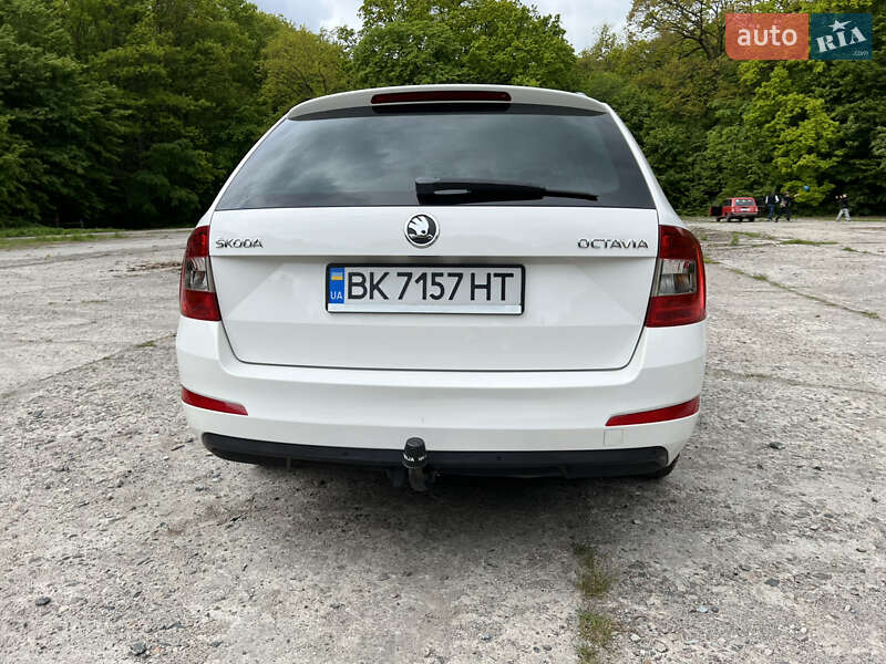 Универсал Skoda Octavia 2014 в Остроге