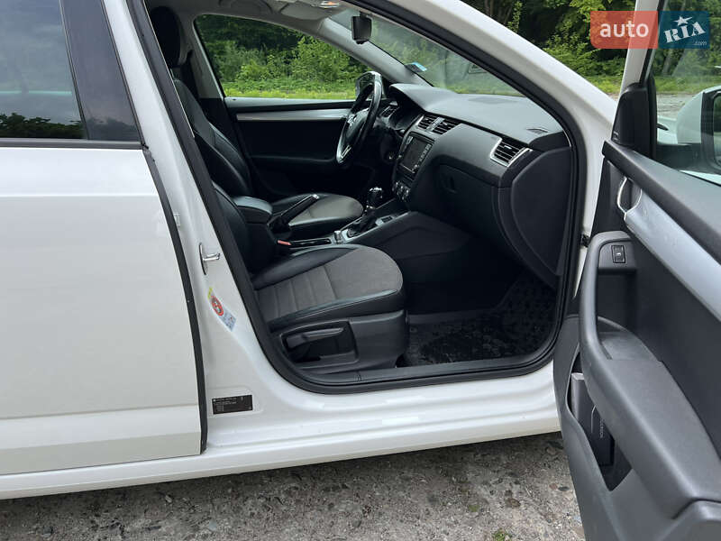 Универсал Skoda Octavia 2014 в Остроге