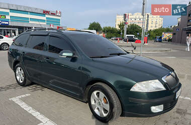 Универсал Skoda Octavia 2008 в Вишневом