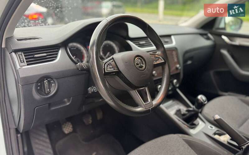 Універсал Skoda Octavia 2019 в Чернівцях