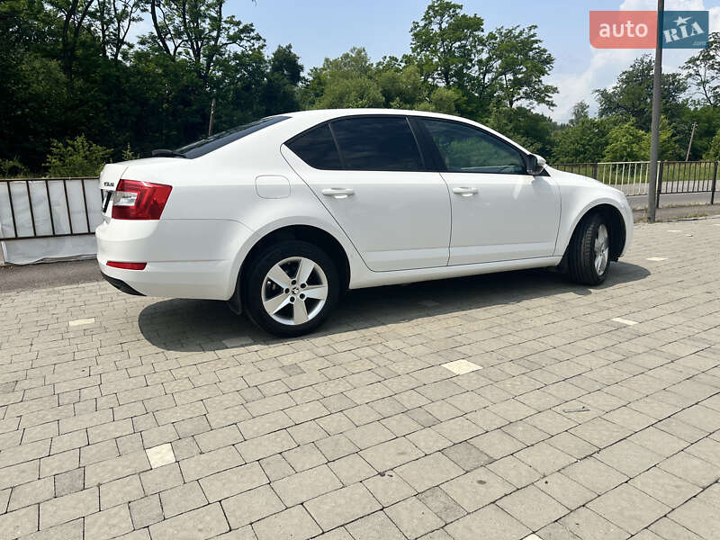 Ліфтбек Skoda Octavia 2015 в Іршаві