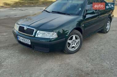 Лифтбек Skoda Octavia 2001 в Борщеве