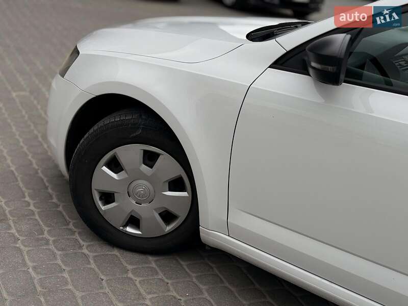 Лифтбек Skoda Octavia 2016 в Львове