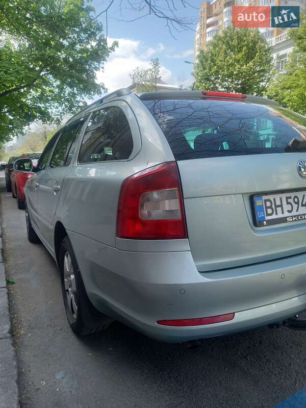 Універсал Skoda Octavia 2009 в Одесі