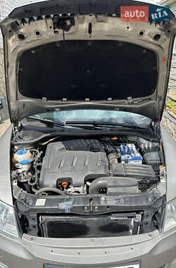 Лифтбек Skoda Octavia 2010 в 