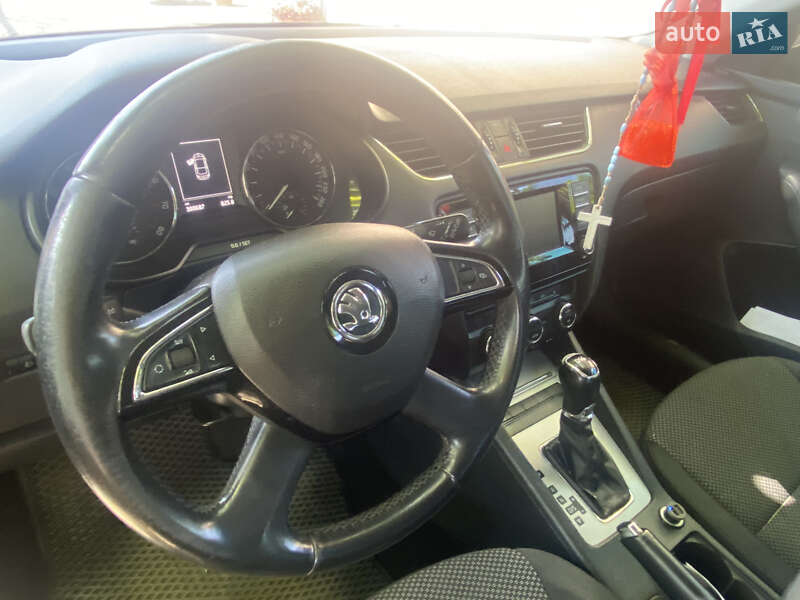 Універсал Skoda Octavia 2014 в Ужгороді