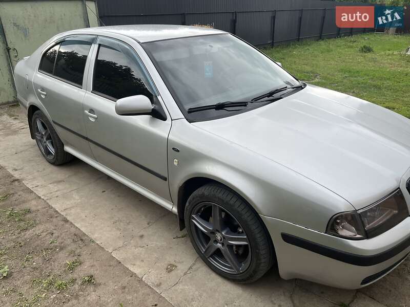 Лифтбек Skoda Octavia 2002 в Полтаве