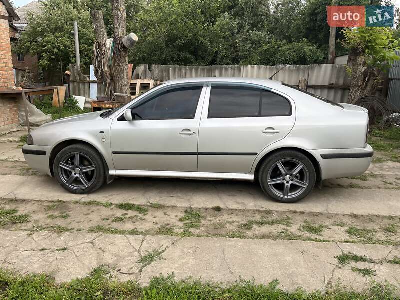 Лифтбек Skoda Octavia 2002 в Полтаве