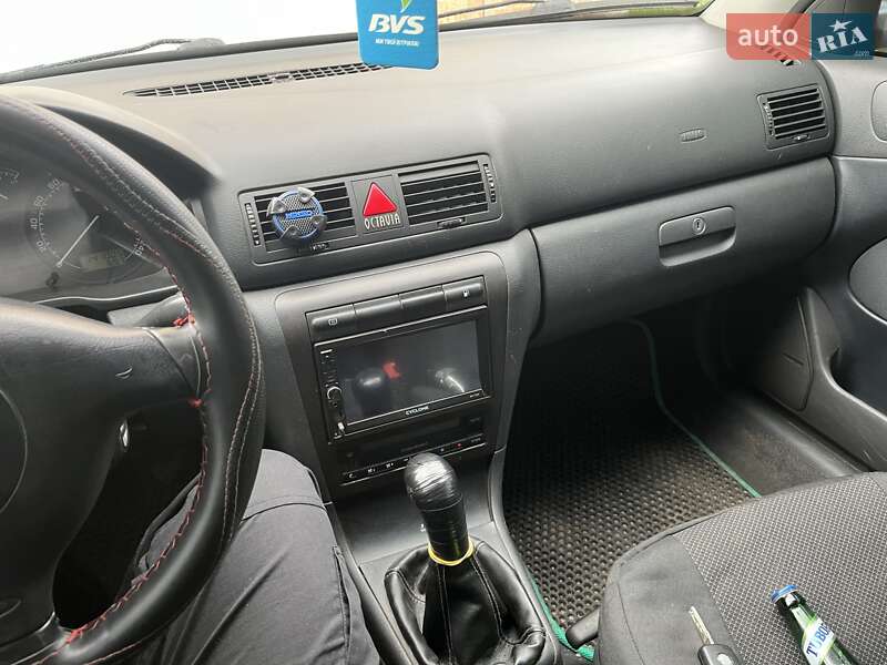 Лифтбек Skoda Octavia 2002 в Полтаве