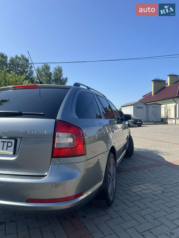Универсал Skoda Octavia 2012 в Золочеве