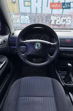 Лифтбек Skoda Octavia 2004 в 