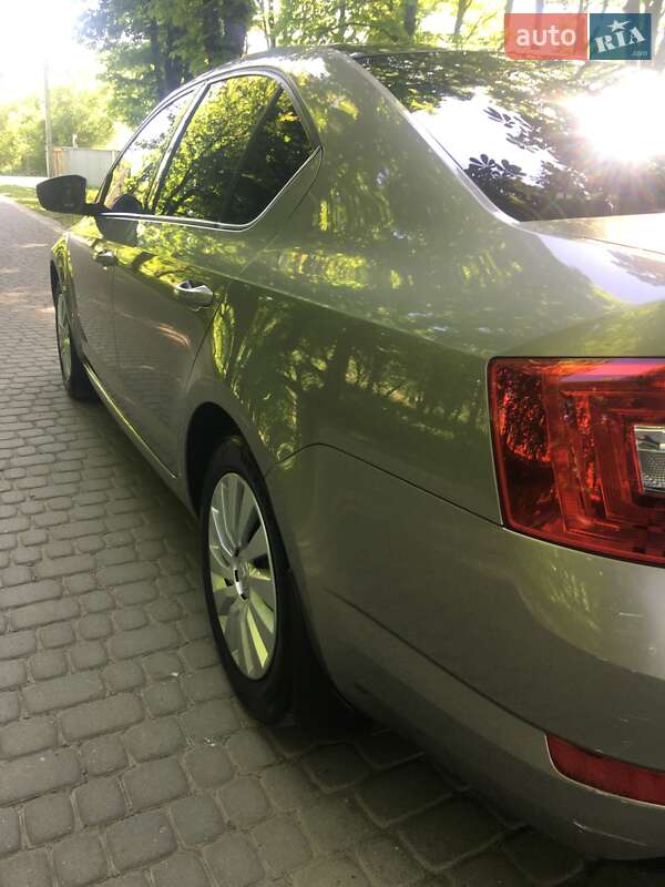 Лифтбек Skoda Octavia 2013 в Жовкве
