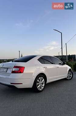 Лифтбек Skoda Octavia 2017 в Золочеве