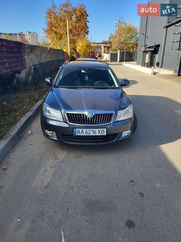 Универсал Skoda Octavia 2010 в Чернигове