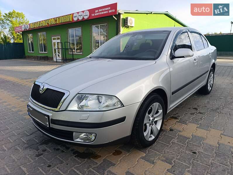 Лифтбек Skoda Octavia 2006 в Новоднестровске