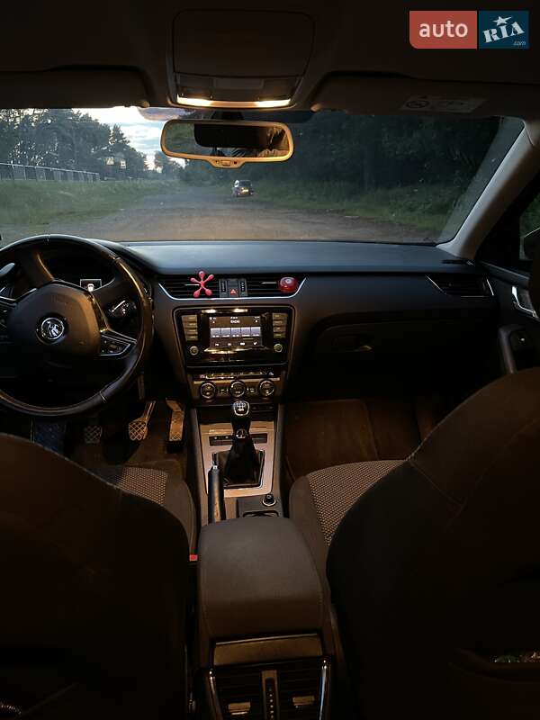 Універсал Skoda Octavia 2014 в Володимирі