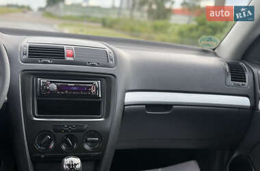 Лифтбек Skoda Octavia 2005 в 