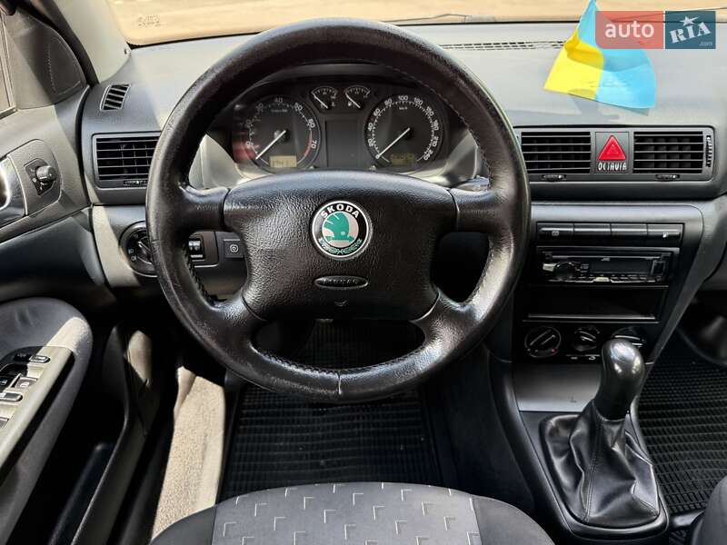 Лифтбек Skoda Octavia 2006 в Ровно