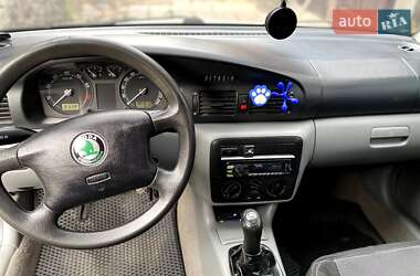 Лифтбек Skoda Octavia 2001 в 