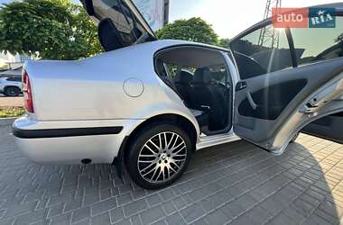 Лифтбек Skoda Octavia 2000 в 