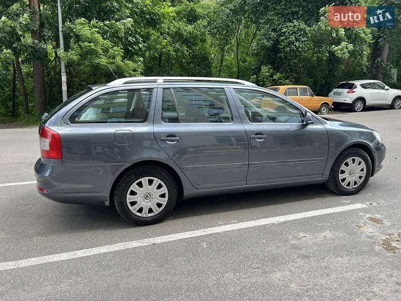 Универсал Skoda Octavia 2012 в Софиевской Борщаговке