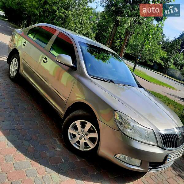 Лифтбек Skoda Octavia 2009 в Львове