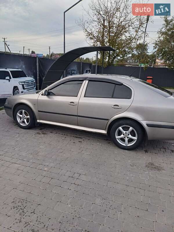 Лифтбек Skoda Octavia 2008 в Рогатине