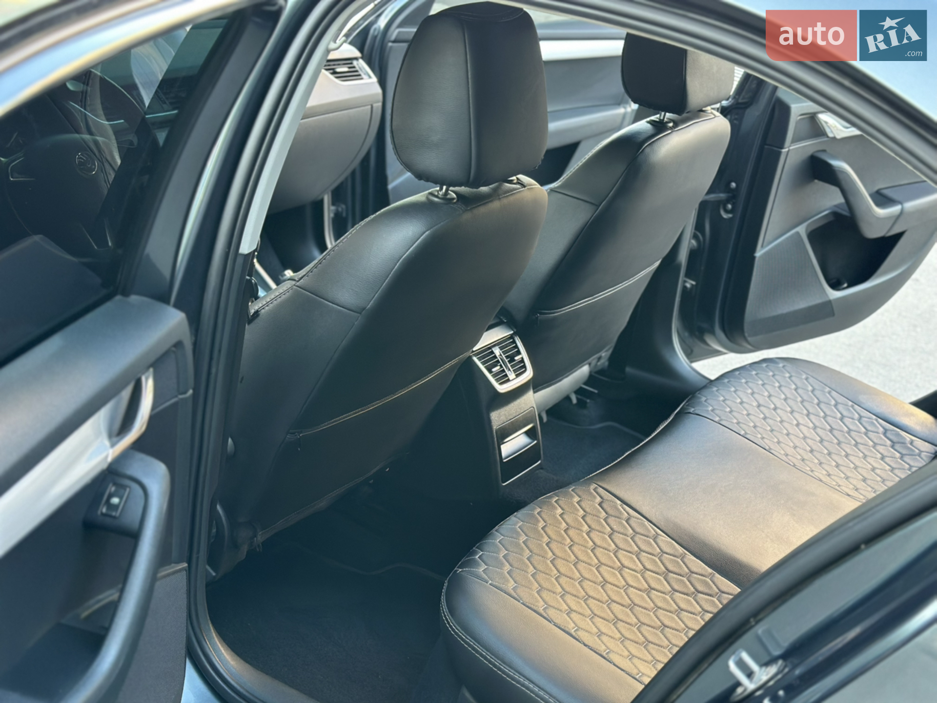2017 Skoda Octavia - мініатюра 22