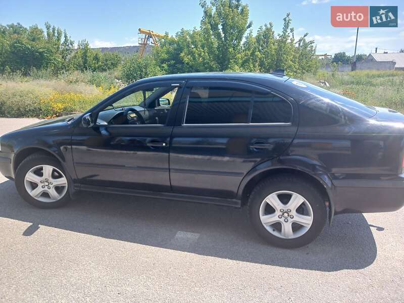 Лифтбек Skoda Octavia 2003 в Горишних Плавнях