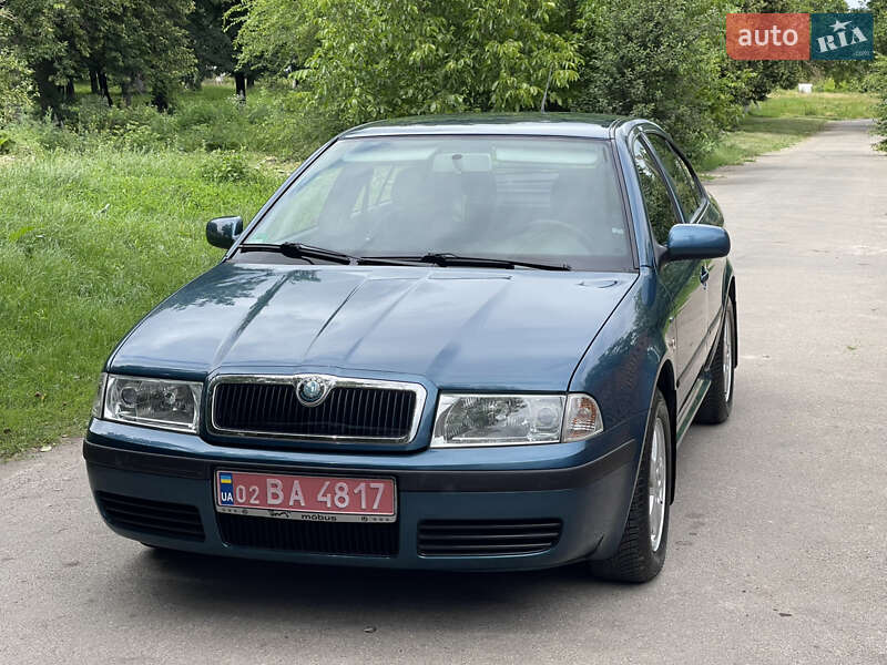 Лифтбек Skoda Octavia 2004 в Умани
