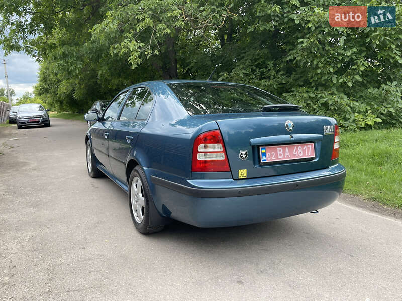 Лифтбек Skoda Octavia 2004 в Умани