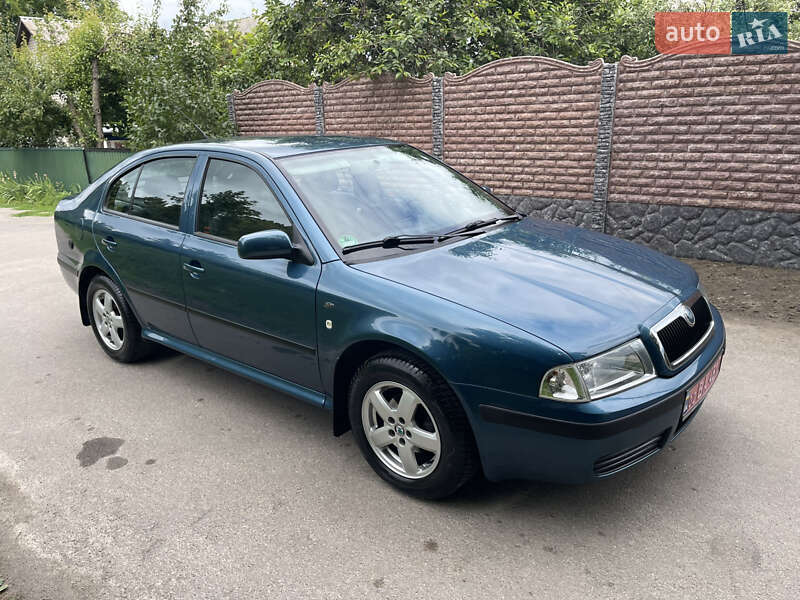 Лифтбек Skoda Octavia 2004 в Умани