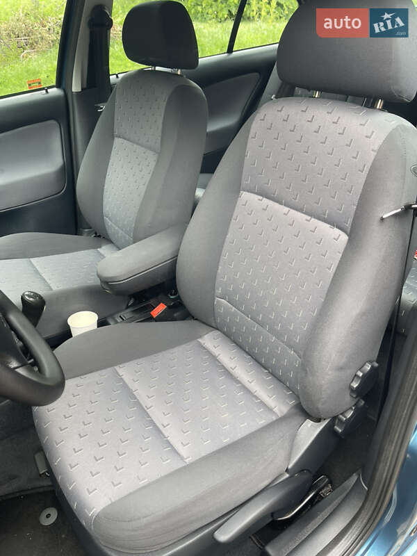 Лифтбек Skoda Octavia 2004 в Умани