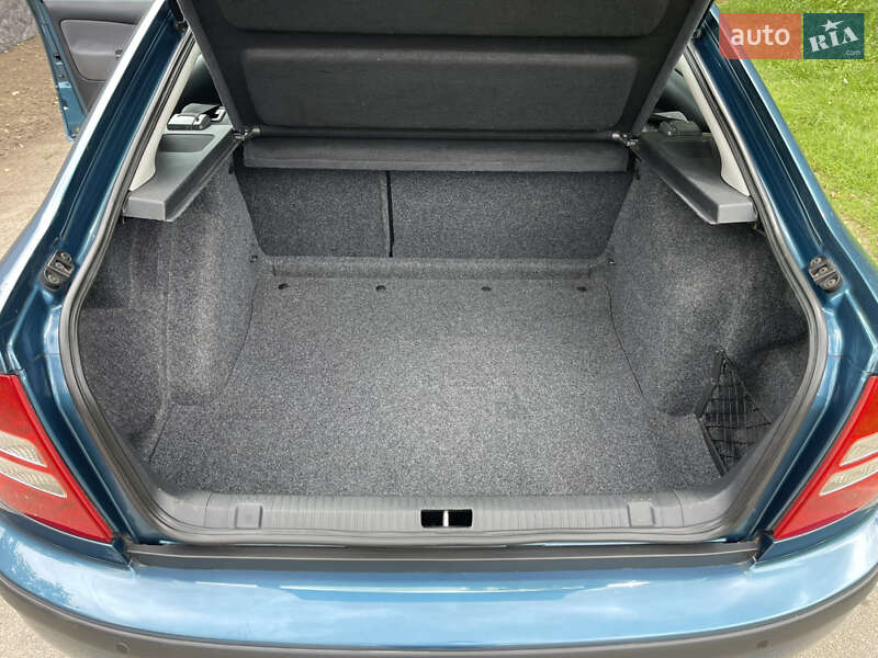 Лифтбек Skoda Octavia 2004 в Умани