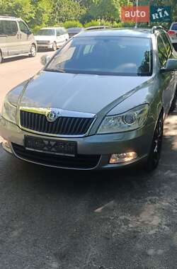 Универсал Skoda Octavia 2012 в Новояворовске