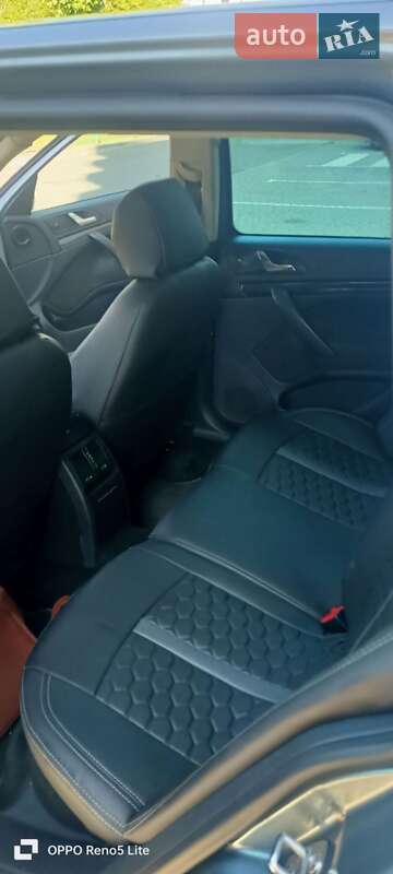 Універсал Skoda Octavia 2012 в Новояворівську