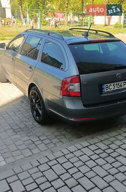 Універсал Skoda Octavia 2012 в Новояворівську