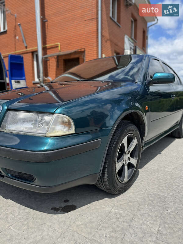 Ліфтбек Skoda Octavia 1999 в Кременці