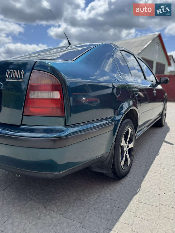 Ліфтбек Skoda Octavia 1999 в Кременці