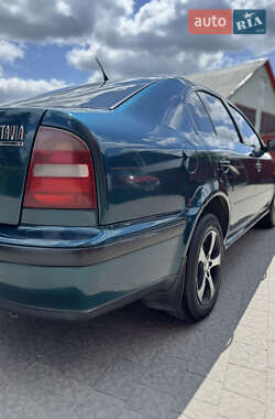 Лифтбек Skoda Octavia 1999 в 