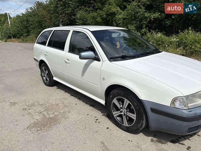 Универсал Skoda Octavia 2001 в Перемышлянах