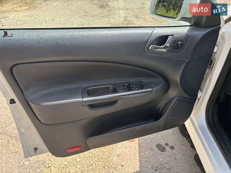 Универсал Skoda Octavia 2001 в Перемышлянах