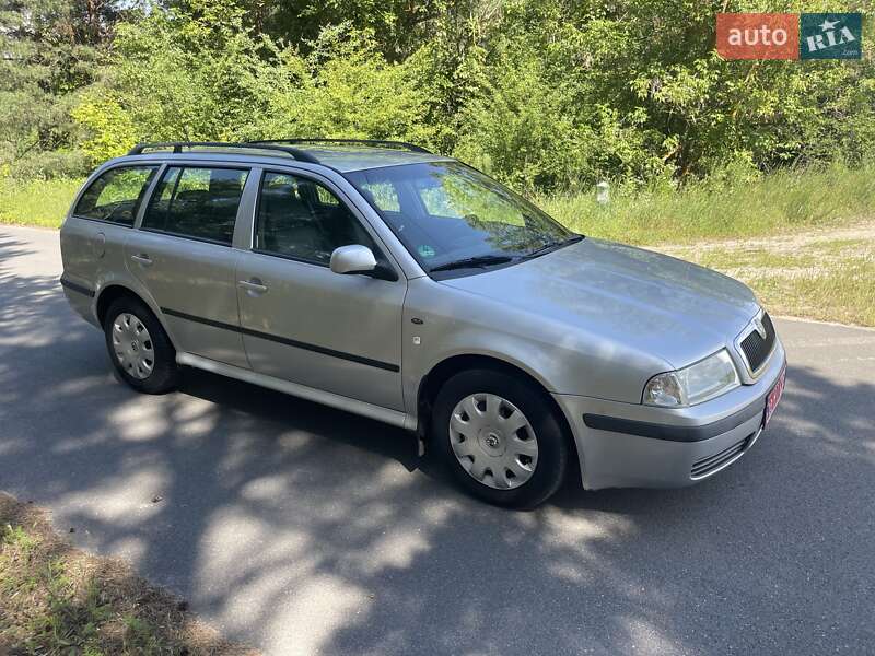 Универсал Skoda Octavia 2001 в Бородянке