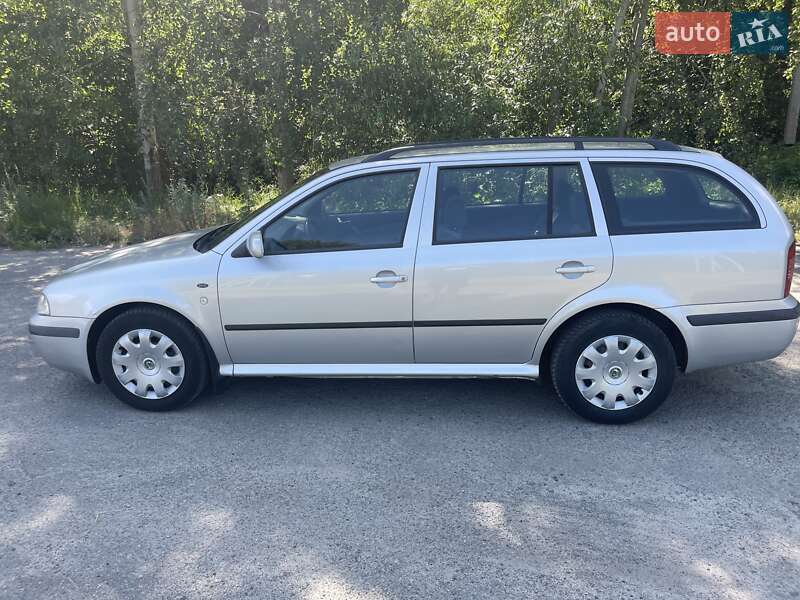 Универсал Skoda Octavia 2001 в Бородянке