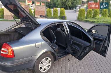 Лифтбек Skoda Octavia 2004 в 