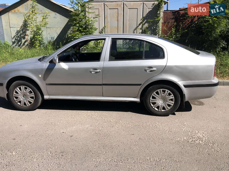 Ліфтбек Skoda Octavia 2003 в Львові