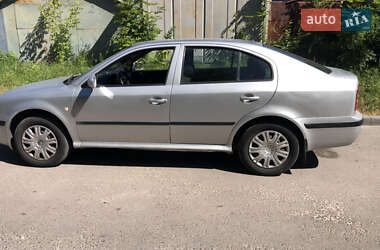Лифтбек Skoda Octavia 2003 в 